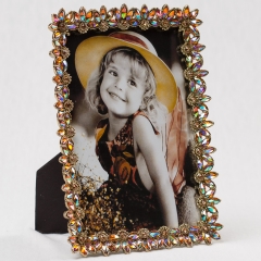 УЦІНКА Фоторамка "Самоцвіти" (12*17 см, ф - 10*15 см) (Потертості на камнях/Ржаве кріплення) (045MA)