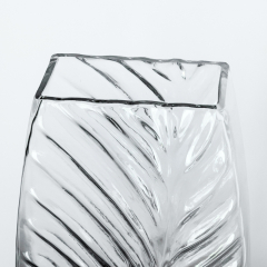 УЦІНКА Ваза "Білий лист", 20 см (Невеликий скол) (00BR-9099-008)